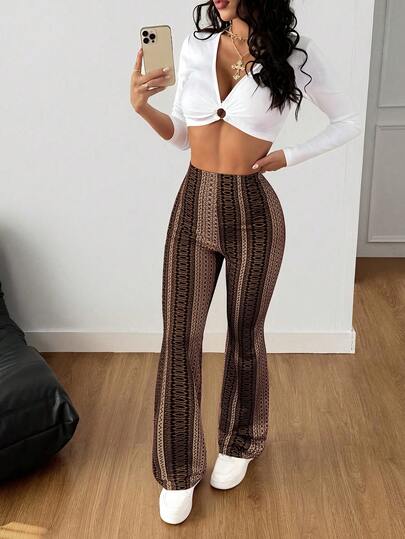 Pantalones de mujer AITYI Studio, bien ajustados, de moda y cómodos para uso diario casual, ejercicio al aire libre, con un elegante estampado floral bohemio y un estilo chic Y2K, ideales para el Día de la Independencia, la graduación, la Navidad, el Día de Acción de Gracias, Año Nuevo y todas las estaciones. Pantalones de punto elástico y cómodos con estampado floral.