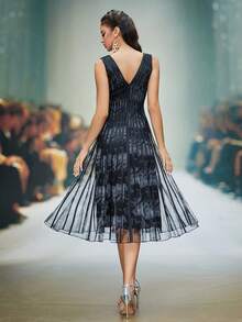 MgiacyV Crossover-Style Printed Mesh Maxi Evening Gown, High-End Design. - Black - View 2