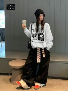 Women Vintage Portrait & Letter Print Crew Neck Sweatshirt, Casual Loose Fit Long Sleeve Top, Suitable For Spring And Autumn - Gray - View 4