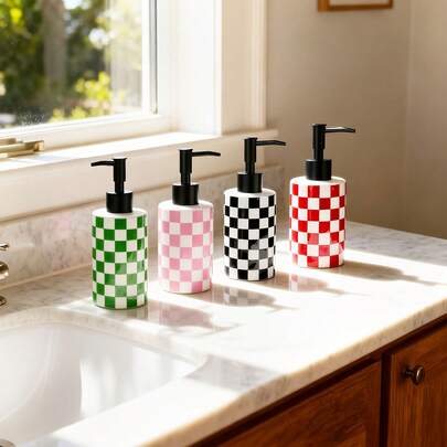 1个陶瓷皂液器，300毫升圆柱形可重复灌装瓶，多色棋盘格设计，无需电源，易于清洁，适用于洗手液、沐浴露、洗发水、乳液，非常适合家庭厨房浴室酒店使用。