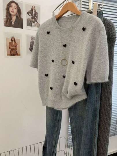 Plus Size Fall And Winter Plus Size Fashion Short-Sleeved, Round-Neck Blouse With Knitted Heart Design For Plus-Size Women, With A Casual And Simple Design For Work Brunch Outfits For Women