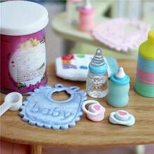 Bộ đồ trang trí nhà búp bê gồm 1 bộ, bao gồm yếm ăn mini, núm vú giả, bình sữa, đạo cụ cảnh thu nhỏ và đạo cụ chụp ảnh, tất cả đều rất chân thực. Hiệu quả kết hợp cảnh thu nhỏ rất tuyệt vời. - Nhiều màu - Xem 9
