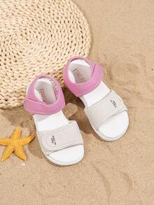 一双儿童2025新款夏季双钩环凉鞋 - 粉白配色，休闲时尚，舒适简约。是日常出行、校园生活、商场购物和暑假旅行的绝佳选择，可轻松搭配各种童装。 - 粉色 - 查看 2