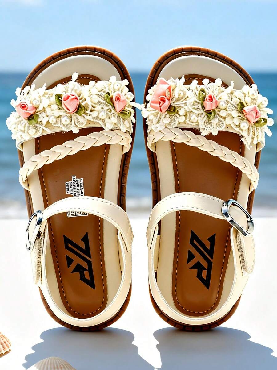 2024 Summer New Girls Princess Style Sweet 3D Floral Woven Sandals, Beige Faux Leather Open Toe Metallic Buckle Hook And Loop Casual Sandals, Comfortable Soft Sole Easy To Wear For Daily, School, Party, Beach, Resort, Trending High-Rated Versatile Girls Sandals, Fashionable Bohemian Design Children Sandals, Soft Sole Non-Abrasive Holiday Gift Choice - 米色 - 查看 1