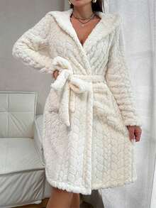 女士3D立体耳朵连帽浴袍，柔软舒适，采用奢华提花面料，触感如天鹅绒般柔软，带来蓬松舒适的穿着体验。适合浴室、卧室、客厅、泳池边、水疗中心或酒店穿着。是冬季的理想之选，也是一份绝佳的圣诞礼物。 - 彩色 - 查看 3