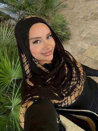 1件波西米亚风女士多色印花面纱头巾，时尚休闲街头风头巾款式，适合日常佩戴，四季皆宜。