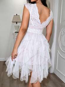 Đầm ngắn cổ chữ V sâu dáng suông mùa xuân Look Polly dành cho nữ, chất liệu ren, màu trơn, gợi cảm, phù hợp cho hẹn hò, tiệc tùng và các trang phục mùa hè thanh lịch. - trắng - Xem 2