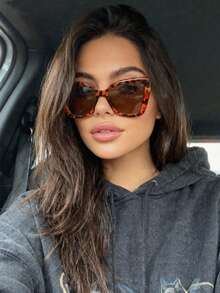 一副时尚超大猫眼眼镜，街头风，适合女性秋冬季外出、旅行、海滩、音乐节和日常佩戴。 - 豹紋 - 查看 2