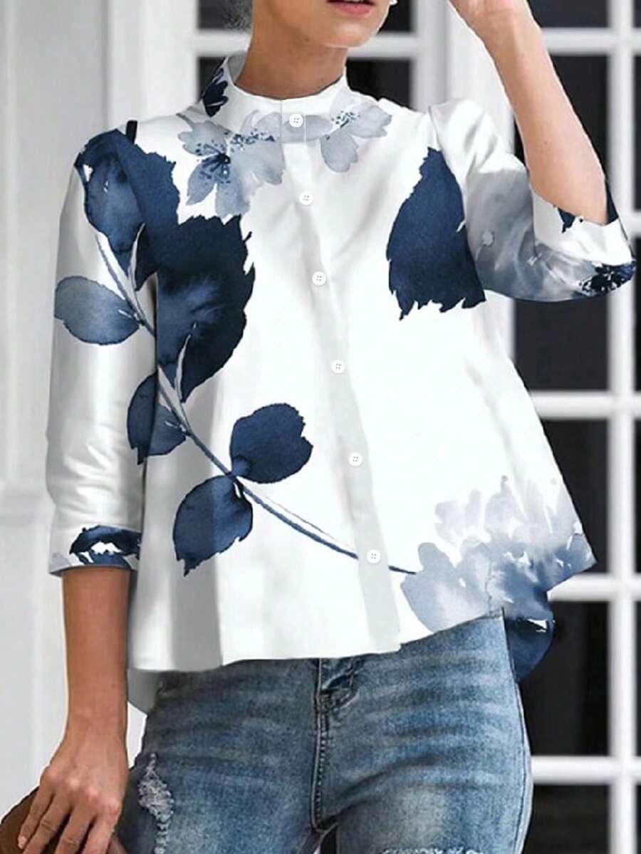 女士印花立领纽扣休闲衬衫，适合度假和夏季穿着 - 藍白色 - 查看 1