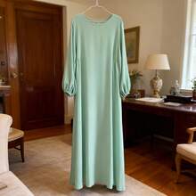 Bescheidenes Herbstkleid mit überlanger Laterne-Ärmel, weites Maxikleid mit gerafftem Design, Bürokleid