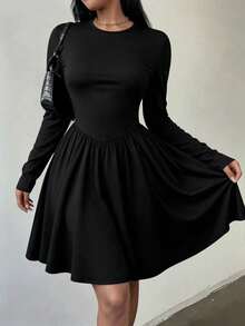 EARO Chic 女士优雅收腰A字长袖连衣裙，时尚黑色短款连衣裙，长袖设计，高弹面料，打造休闲时尚造型 - 黑色 - 查看 1