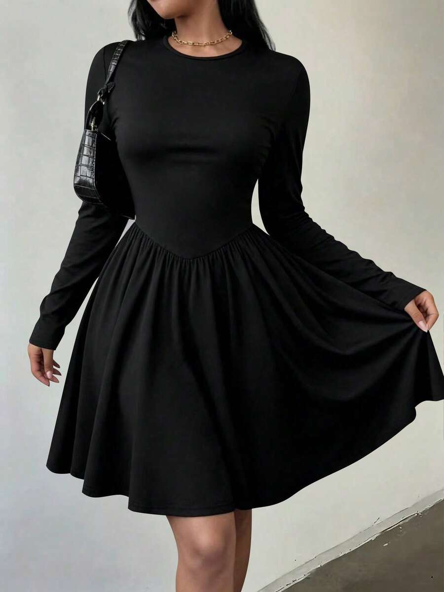 EARO Chic 女士优雅收腰A字长袖连衣裙，时尚黑色短款连衣裙，长袖设计，高弹面料，打造休闲时尚造型 - 黑色 - 查看 1