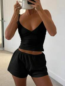 GAOVOT 两件套女士奶油色Y2K性感纯色休闲V领吊带背心和短裤套装 - 黑色 - 查看 3