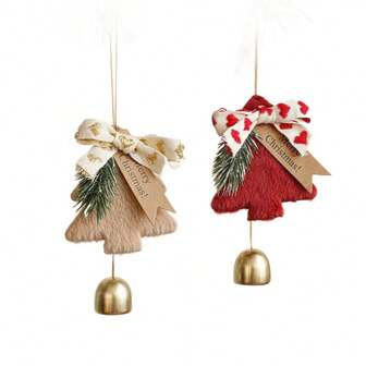 带铃铛的圣诞树装饰品，饰有蝴蝶结和铃铛，适合悬挂在圣诞树上、汽车仪表盘上，也可用于节日派对。