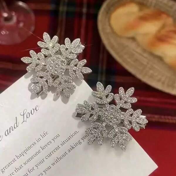 2 Pcs/Set Elegant Christmas Snowflakes Button Covers, Shirts Button Cover Clip On Button Covers Fashion Crystal Cufflinks Cover, Suitable For Tuxedo And Wedding Dresses Decoration