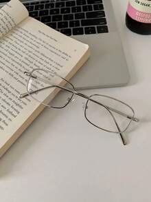 1副复古小框Y2K银色镜框眼镜，男女通用金属全框装饰眼镜