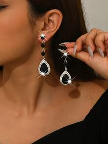 High-End Fashionable Silver Crystal White Earrings