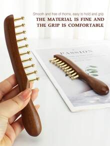 1把宽齿梳，黄铜材质，长柄大圆齿头皮按摩刷，适用于卷发和直发造型，也可作为身体按摩工具