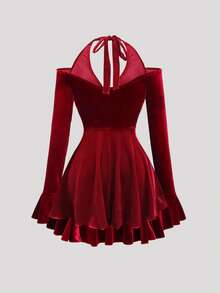 Robe de fête de vacances en velours à épaules dénudées, fines bretelles, manches évasées ajustées. Couleur bordeaux, mignonne, style Y2K, mini-jupe rouge pour le Nouvel An