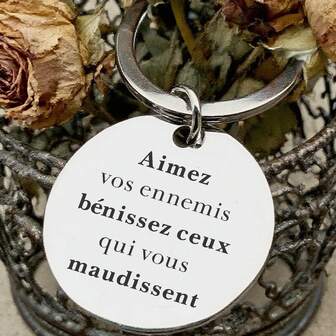 1pc French Spiritual Quote Keychain, "Love Your Enemies, Bless Those Who Curse You", Religious Keychain, Stainless Steel Mirror Engraved Accessory, Pendant Gift For Friends, Family, Suitable For Parties, Dinners, Christmas