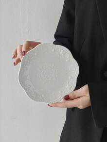 1pc European Style Embossed Ceramic Dinnerware, High-Quality Butterfly Shaped Breakfast/Dessert Plate, Elegant Ceramic Dining Plate - Multicolor - View 17