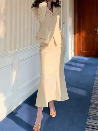 女士优雅法式浪漫通勤百搭纯色修身不对称下摆长袖西装外套和鱼尾长裙 2 件套