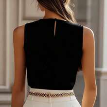 1件纯色涤纶荷叶边不对称下摆女士吊带背心，适合约会、度假、日常穿着，春夏休闲黑色款 - 黑色 - 查看 3