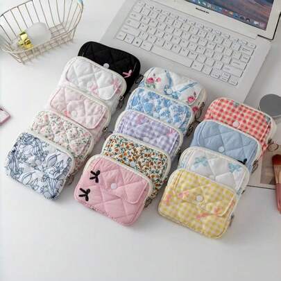 One Quilted Printed Bow Camera Bag/CCD Storage Bag/Camera Bag, Mini Cute Square Makeup Bag, Camera Dustproof Storage Bag, Camera Pouch, Women's Lipstick And Sanitary Napkin Storage Bag, Small Makeup Zipper Pouch, Coin Purse. Suitable For Storing Black Card Cameras, Simple And Portable, Drop-Proof And Scratch-Resistant, Multi-Purpose Outdoor Use.