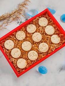 13件套创意饼干模具套装，趣味卡通圆形饼干模具，含12个印章和1个圆形压花工具，塑料材质，DIY烘焙装饰用品