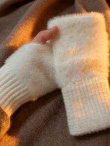 1 Pair Unisex Premium Super Soft Faux Fur Half Finger Gloves - Touchscreen Capable, Warm Thermal Lined, Elegant & Fashionable, Multiple Colors Available, Suitable For Study/Office/Daily/Cycling And Various Occasions, Versatile Fashion Accessory - Multicolor - View 7