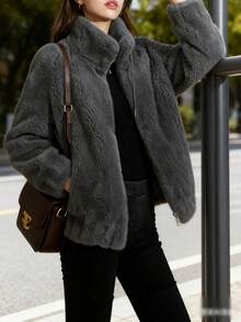 Women's Faux Shearling Fleece Jacket - Full Zip, Soft Warm & Cozy With Functional Pockets | Fall Winter Casual Everyday Wear. Made Of Soft, Faux Fur Fabric With A Drawstring Stand Collar, This Solid-Color Jacket Balances A Sweet, Cool, And Warm Look With An Eye-Catching Yet Understated Style, Making It A Sophisticated Piece To Brighten Up Your Fall And Winter Outfits. Suitable For Everyday Outings, Coffee Shop Visits, And Casual Commutes, It's Comfortable For Both Indoor And Outdoor Wear. - 灰色 - 查看 1