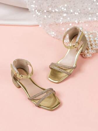 1双女童夏季休闲百搭防滑高跟凉鞋，适合学校演出，适合大龄儿童