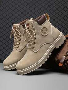 男士靴子，新款设计，四季皆宜，厚底增高，耐磨防滑，圆头系带设计，经典复古皮革鞋面，防水系带高帮厚底工装靴，适合男生学生、校园、青年穿着，百搭，简约复古街头风，户外通勤、徒步、骑行等场合皆可穿着。 - 米色 - 查看 5