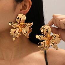 1 Pair Oversized Asymmetrical Metal Flower Earrings, Vintage Exaggerated Fashion Street Style Earrings, Gift For Women - Flower Earrings - View 10