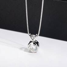 A Classic And Stylish 925 Sterling Silver 1-Carat Moissanite Round Pendant Necklace For Men And Women, Perfect For Summer Beach Vacations, Weddings, Proposals, Parties, Mother's Day, Father's Day, Thanksgiving, Christmas, Halloween, Valentine's Day, Back-To-School Season, Wedding Season, Birthdays, Anniversaries, New Year's Gifts, Or As A Gift For Mom, Dad, Or Friends. - Multicolor - View 5