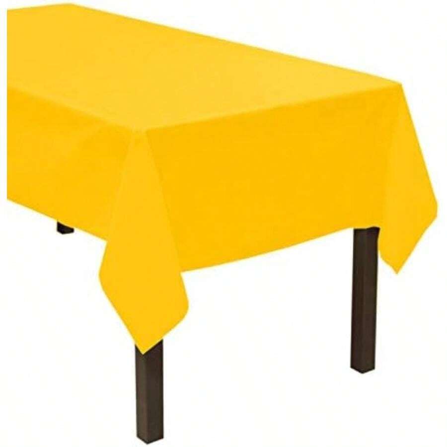 Party Essentials ValuMost - Mantel rectangular de plástico desechable de 137 x 274 cm, disponible en 22 colores, 4 unidades, color burdeos(4-Count Amarillo (Harvest Yellow)) - Multicolor - Ver 1