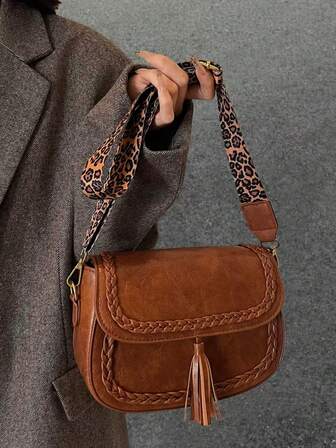 Bohemian Retro Niche Saddle Bag, Women's Woven Tassel Decor Crossbody Bag, High-End Small Bag