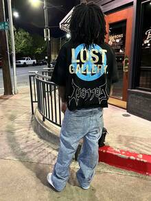 Street Art Style "LOST GALLERY" Double Sided Printed Short Sleeved T-Shirt Design (220g Pure Cotton T-Shirt) Pure Cotton T-Shirt - Soft And Breathable 100% Pure Cotton Fabric Comfortable And Vibrant Summer Street Style Short Sleeved T-Shirt Fashionable Retro Cool Design Men's And Women's Daily Summer Dressing T-Shirt - 黑色 - 查看 2