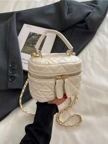 This Fashionable Chain Strap Mini Square Bag Is Lightweight And Portable, With A Chain And Quilted Design That Can Be Folded Freely Or Used Like A Bucket Bag. It Is Very Suitable For Young Women, College Students And Office Workers, And Is An Ideal Choice For The Office, University, Work, Commuting, Outdoor Activities, Travel And Outings.