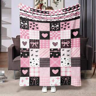 Manta de franela cómoda - Estilo de dibujos animados con corazones, lazos y diseño de patchwork retro con cuadrícula, esquema de color negro, rosa y blanco con impresión digital - Ideal para la sala de estar, el dormitorio, el sofá y el camping - Regalo perfecto para amigos, familiares y compañeros de clase