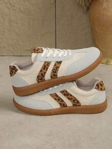 Women's Retro Casual Flat Soft Bottom Non-Slip Patchwork Outdoor Sports Shoes, Comfortable Student Sneakers, Lace-Up Simple Fashion Outdoor Student Casual Shoes - Beige - View 2