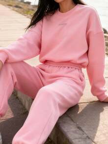 Women's Casual Sportswear Set, Made From Carefully Selected Skin-Friendly And Breathable Fabric, Soft And Smooth To The Touch, With Good Warmth And Stretch, Allowing For Free Movement And Comfort In Everyday Wear. - 粉色 - 查看 2