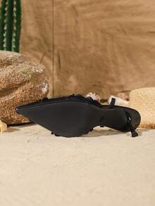 On feet& in love 女士时尚优雅蕾丝花卉镂空尖头高跟凉鞋，带踝带，适合搭配婚纱 - 黑色 - 查看 8