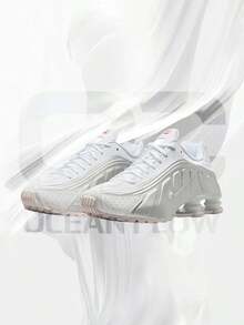 Nike Shox R4 White Bright Crimson Metallic Silver– Men's Lifestyle Sneakers – Shoes For Man -Vintage-Spring & Summer-Inspired Running Shoes, Shock-Absorbing Comfort, Gym To Streetwear Casual Wear-Mother's Day Gifts-Father's Day Gift–HQ1988 101 - 白色/白色/亮紅色/金屬銀色 - 查看 2