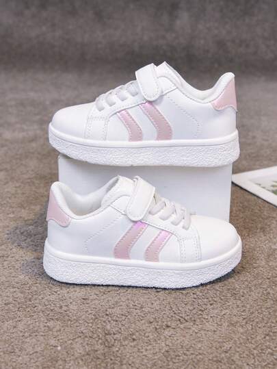 1 Pair Kids Versatile Breathable White Sneakers With Embroidered Butterfly & Heart Decor, Colorful Patchwork Fashion Flat Casual Shoes For School, Students, Sports