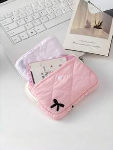 一款绗缝印花蝴蝶结相机包/CCD收纳包/相机包，迷你可爱方形化妆包，相机防尘收纳包，相机袋，女士口红和卫生巾收纳袋，小型拉链化妆包，零钱包。适用于存放黑卡相机，简约便携，防摔防刮，多用途户外使用。