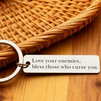 1pc Classic English Quote Keychain, Inspirational Key Chain, "Love Your Enemies, Bless Those Who Curse You", Stainless Steel Engraved Mirror Pendant, Accessory Gift For Friends, Family, Suitable For Parties, Dinners, Christmas