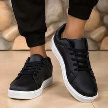 New Fashion Men Casual Flat Sneakers Versatile Comfortable Skateboard Shoes Soft Sole Student Leisure Shoes - Black and White - View 10