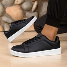 New Fashion Men Casual Flat Sneakers Versatile Comfortable Skateboard Shoes Soft Sole Student Leisure Shoes - Black and White - View 15