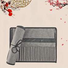 24格耐用尼龙美术画笔盒，便携式卷式画笔架和收纳袋，适用于水彩颜料和水彩画笔，透明前面板和束带设计，方便收纳画笔。 - 灰色 - 查看 1